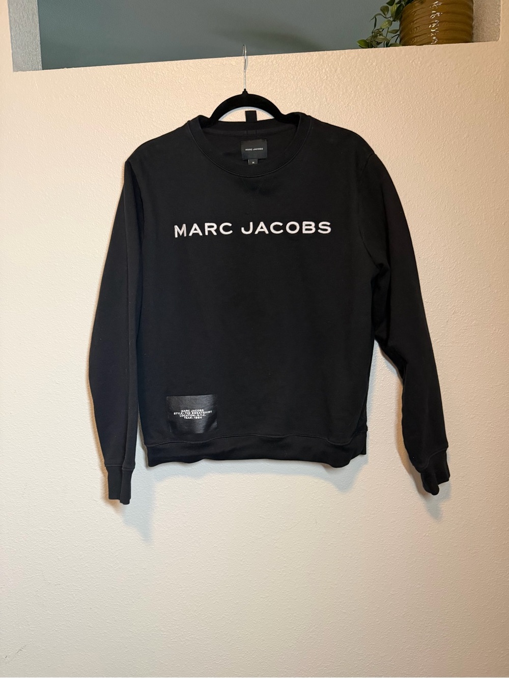 The Sweatshirt) MARC
JACOBS Crew Neck Sz medium - Picture 3 of 10